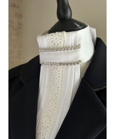 LAVALLIERE DENTELLE 1