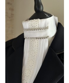 LAVALLIERE DENTELLE 1